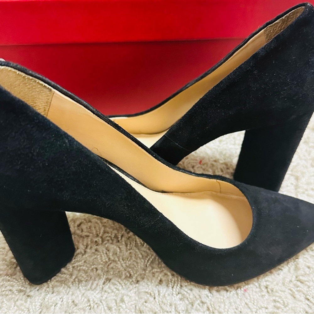 Gianni Bini black suede pointed toe pumps.Size 9